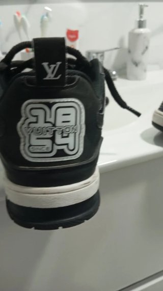 Zapatos Louis Vuitton Negros y Blancos