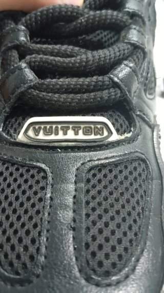Zapatos Louis Vuitton Negros y Blancos