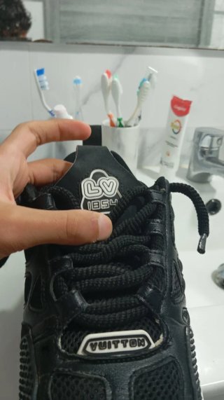 Zapatos Louis Vuitton Negros y Blancos
