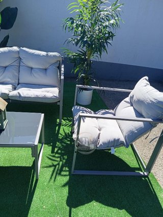 ¡CHOLLO TERRAZA! Conjunto (Sofá + Mesa + 2 Sillas)