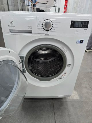 Lavadora Electrolux carga frontal 9kg A+++ 1600rpm