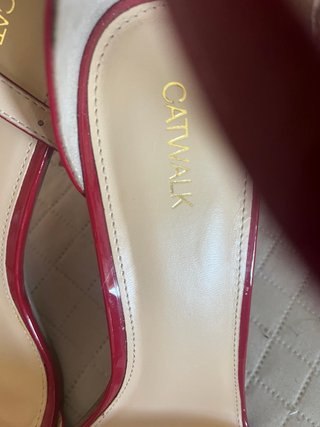 Zapatos de tacón rojos Catwalk