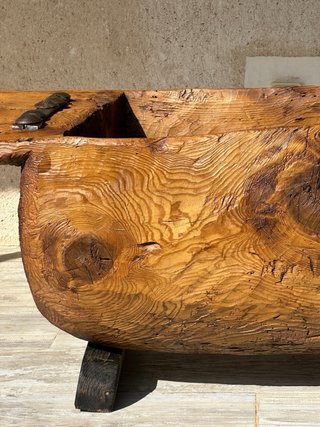 Artesa antigua de una pieza