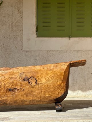 Artesa antigua de una pieza