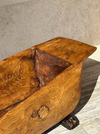 Artesa antigua de una pieza