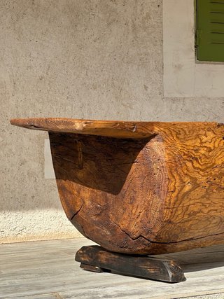 Artesa antigua de una pieza