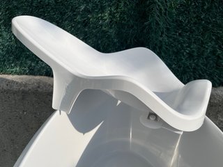 Bañera bebé Luma gris y blanca