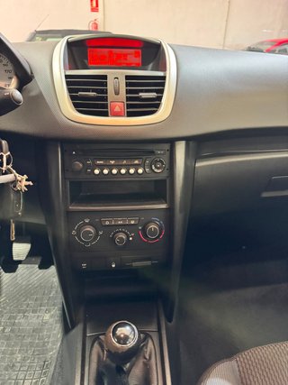 Peugeot 207 2010