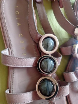 Sandalias Lola Cruz rosas con pedrería
