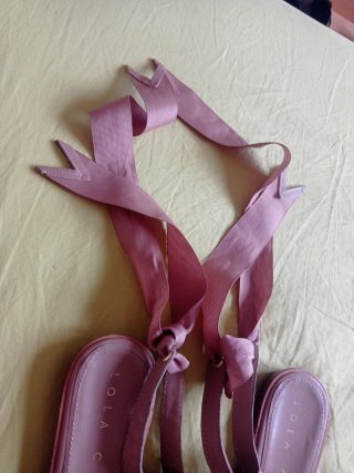 Sandalias Lola Cruz rosas con pedrería