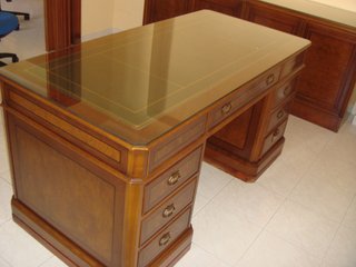 Lote Muebles: Mesa,3 Sillas, Sofá