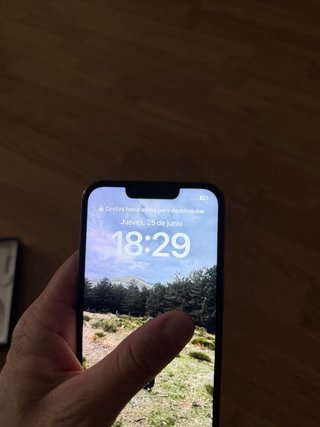 IPhone 13 Pro Apple color azul alpino.