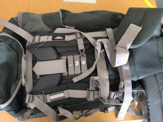 Mochila de montaña Trek 66 litros.