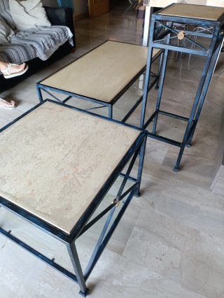 Mesa de forja y mármol beige