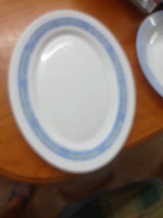 Set di stoviglie 5 pezzi + 3 piatti