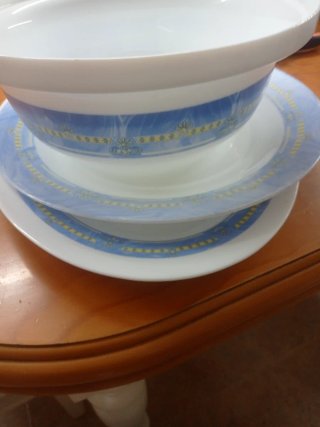 Set di stoviglie 5 pezzi + 3 piatti