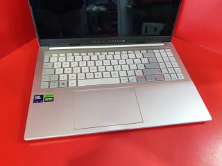 Asus Vivobook Pro 15 OLED