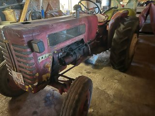 Tractor Pequeño saca H.