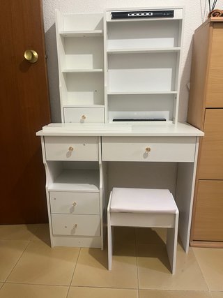 Tocador blanco con espejo LED