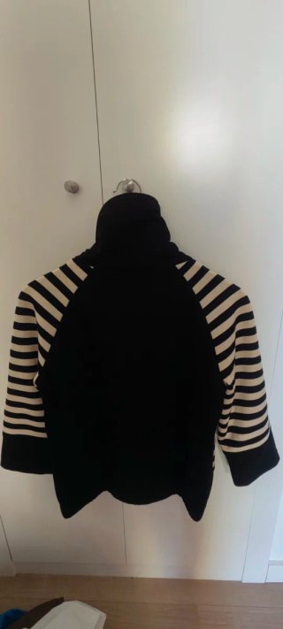 Sudadera Rinascimento Rayas Blanco y Negro
