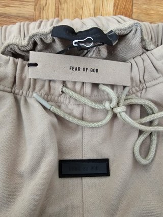 Conjunto Fear Of God Essentials Beige/Gris Talla M