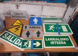 Lote Señales Seguridad y Baños