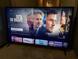 Lg 43" 4k UHD Smart TV Como Nueva Mando original
