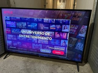 Lg 43" 4k UHD Smart TV Como Nueva Mando original