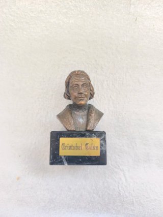 Figura Busto Cristóbal Colón