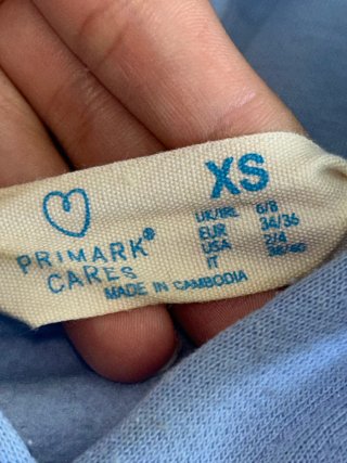 Sudadera azul con capucha y estampo mujer