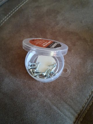 Clavos para botas de pesca
