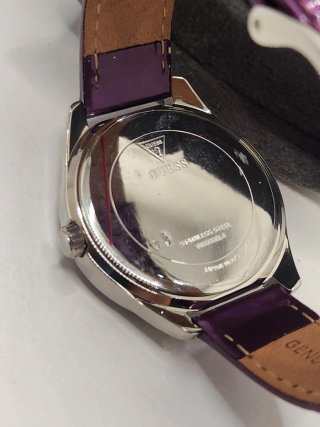 Reloj Guess Collection Morado y Plateado