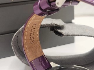 Reloj Guess Collection Morado y Plateado