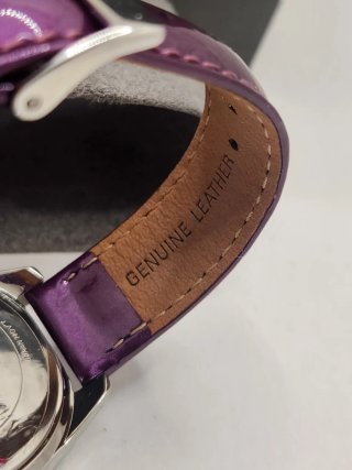 Reloj Guess Collection Morado y Plateado