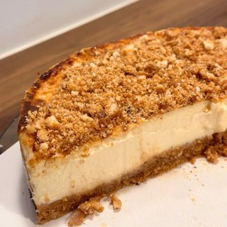 Tarta de queso, tortilla de patata y cokkies.