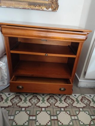 Mueble TV madera clásico