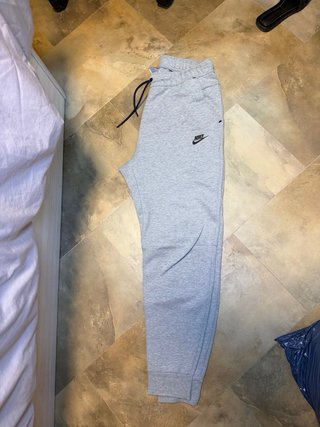 Conjunto Nike Tech Gris
