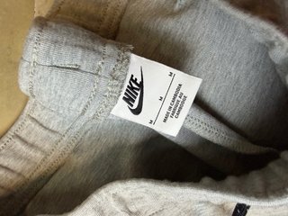 Conjunto Nike Tech Gris