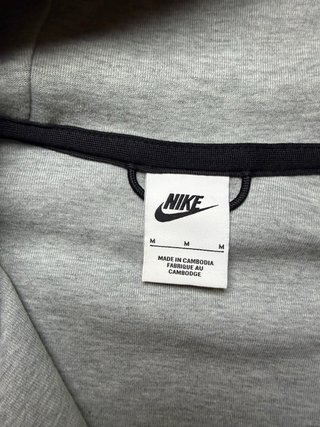 Conjunto Nike Tech Gris