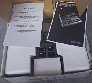 Alesis SR-18 Drum Machine