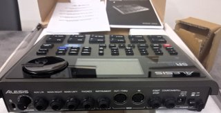 Alesis SR-18 Drum Machine