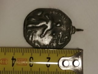 Medalla antigua con anilla para reparar