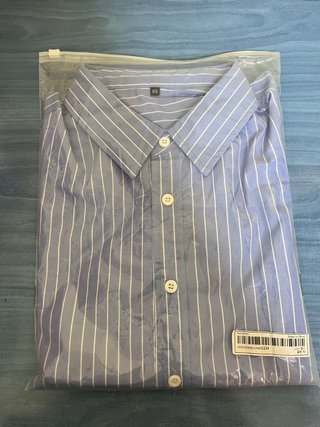 ¡OFERTA! Camisa azul de rayas Nueva