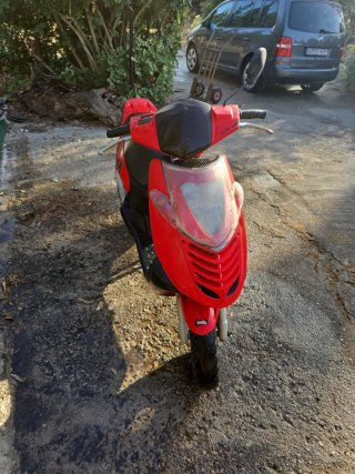 Aprilia Sonic 50cc Roja - Buen Estado