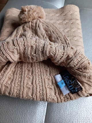 Conjunto Gorro y Bufanda Camel.  Unisex .