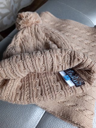 Conjunto Gorro y Bufanda Camel.  Unisex .