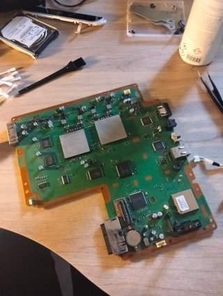 Offro servizio di riparazioni console