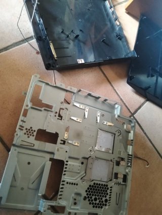 Offro servizio di riparazioni console