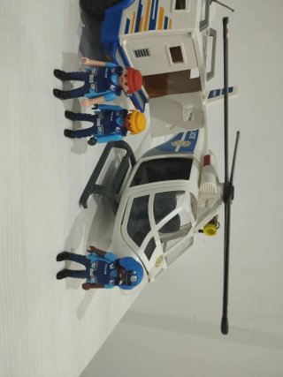 Pack policía con coche y helicóptero.