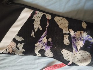 Pantalones deportivos Adidas con estampado